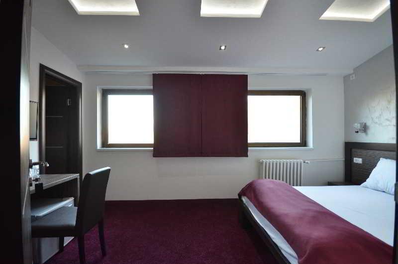 Side One Design Hotel Garni Belgrado Exterior foto