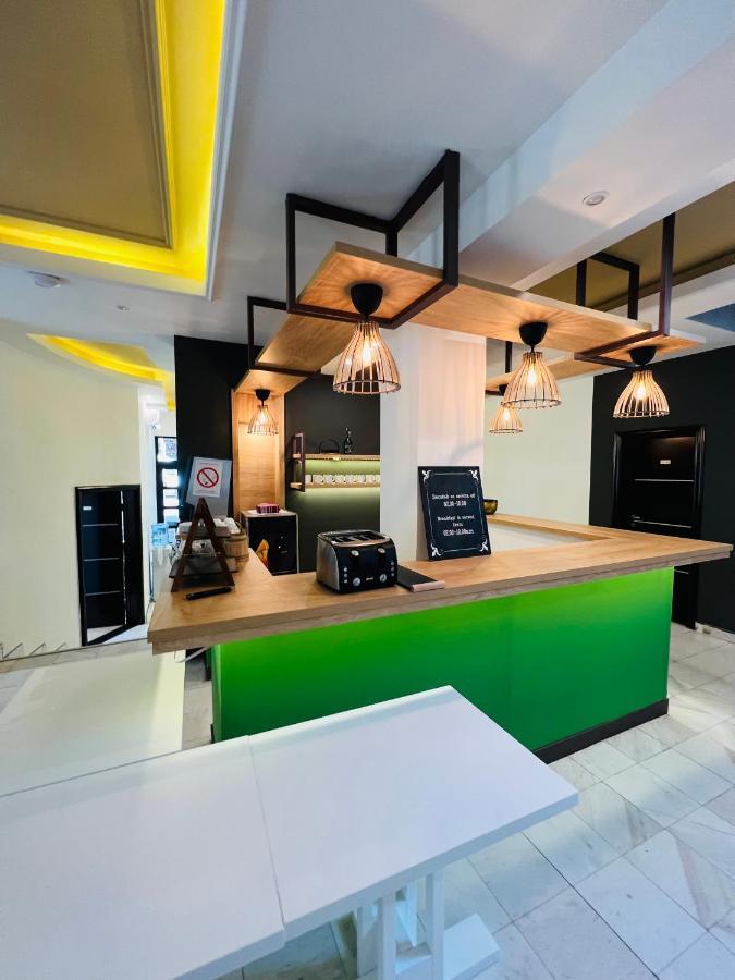 Side One Design Hotel Garni Belgrado Exterior foto
