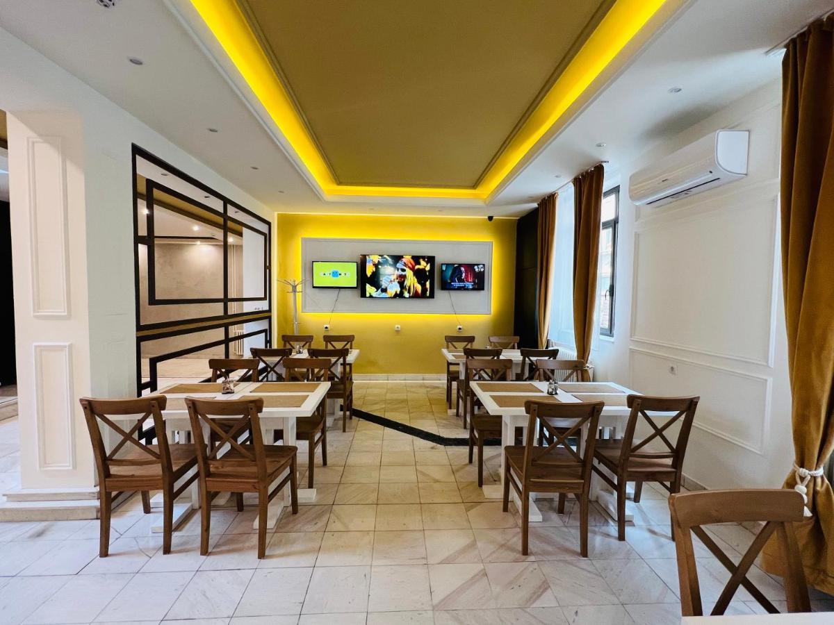 Side One Design Hotel Garni Belgrado Exterior foto