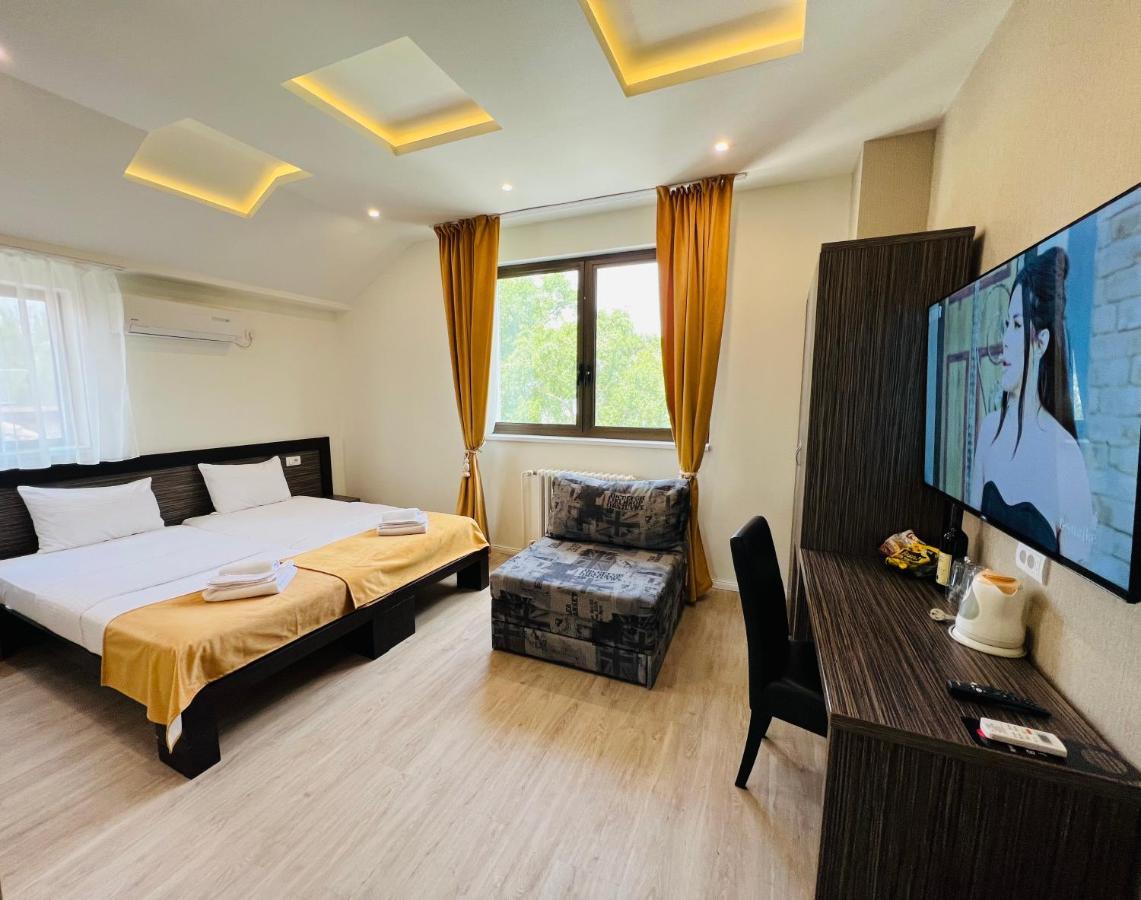 Side One Design Hotel Garni Belgrado Exterior foto