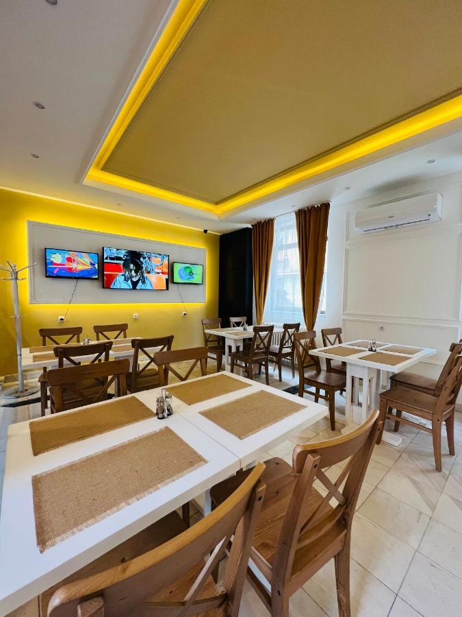 Side One Design Hotel Garni Belgrado Exterior foto