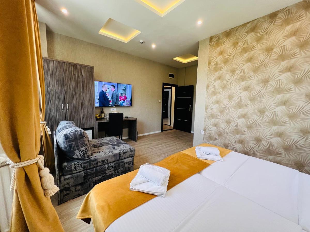 Side One Design Hotel Garni Belgrado Exterior foto
