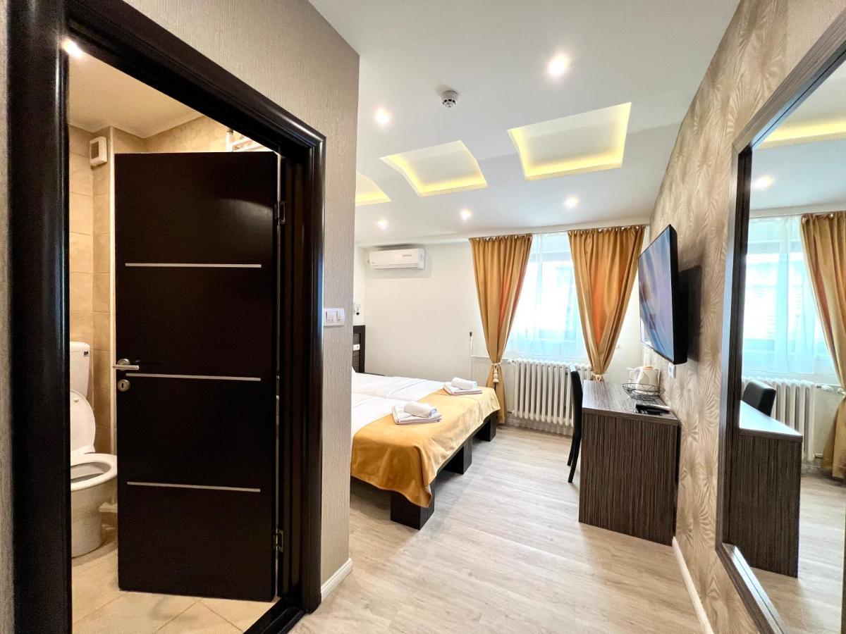 Side One Design Hotel Garni Belgrado Exterior foto