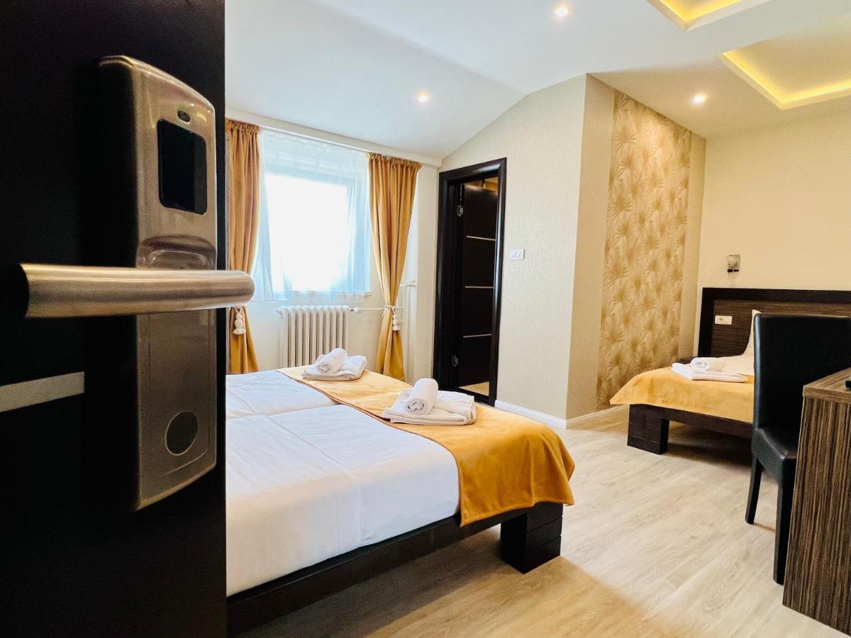 Side One Design Hotel Garni Belgrado Exterior foto