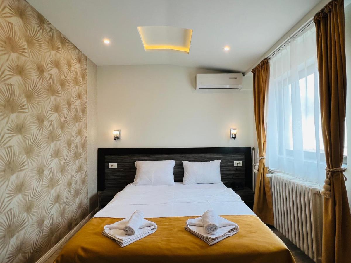 Side One Design Hotel Garni Belgrado Exterior foto