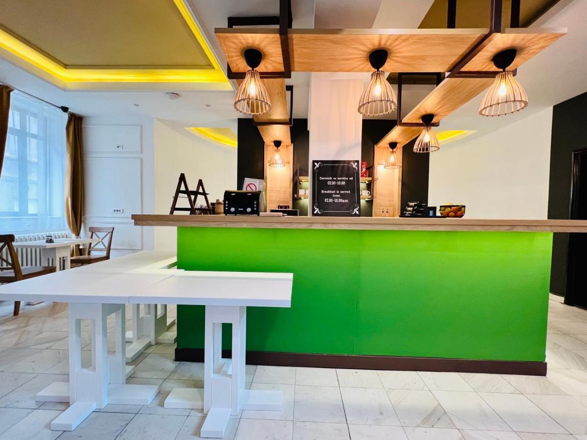 Side One Design Hotel Garni Belgrado Exterior foto