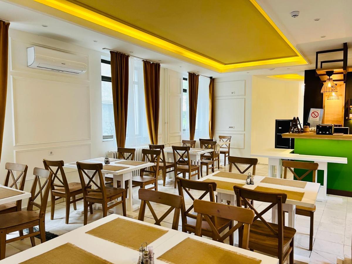 Side One Design Hotel Garni Belgrado Exterior foto