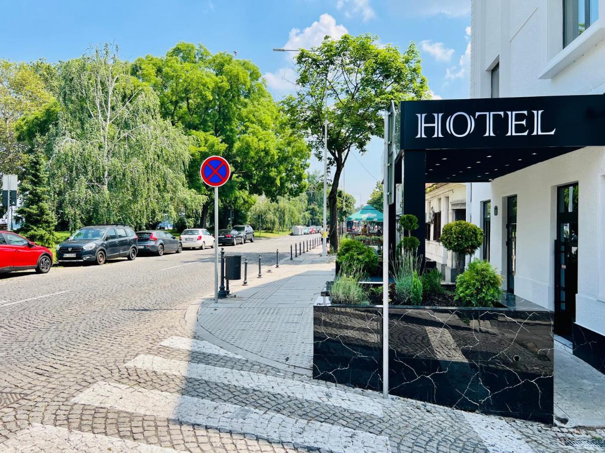 Side One Design Hotel Garni Belgrado Exterior foto